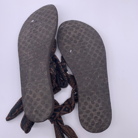 Sanuk Yoga Slinged Up Tie Ankles Tribal Sandals - Picture 11 of 14